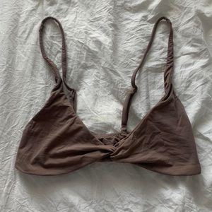 skims fits everybody skimpy scoop bralette in umber